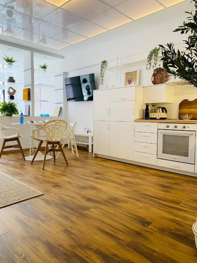 Felicity Loft In Thessaloniki _ Accessible & Comfortable Esterno foto